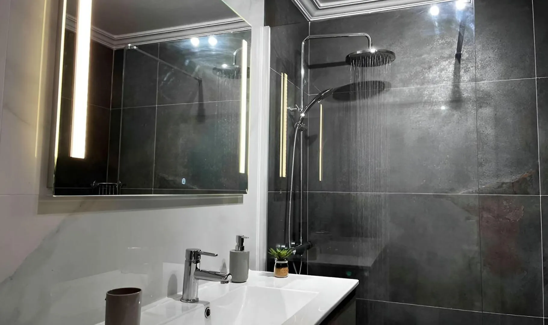 Lovely House In Gran Canaria Next To The Airport Melenara Spain